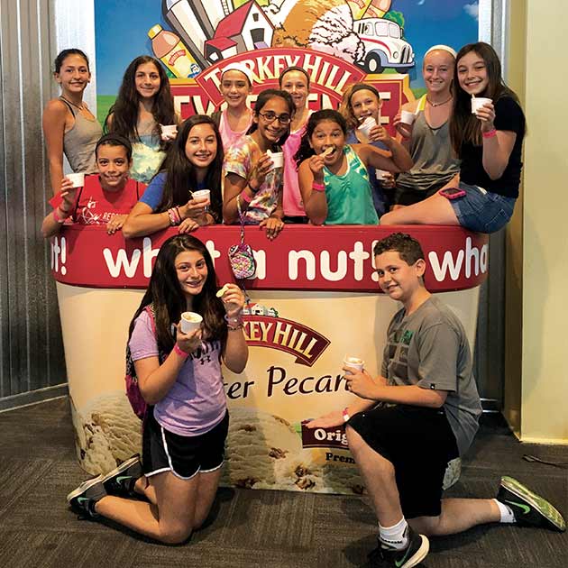 Group of kids at Hershey Park during Travel Camp.